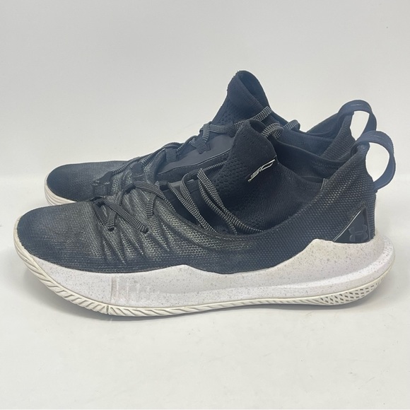 Under Armour Curry 5 Shoes Mens 8 Black White Silver Sneakers 3020657-101 - Picture 2 of 13
